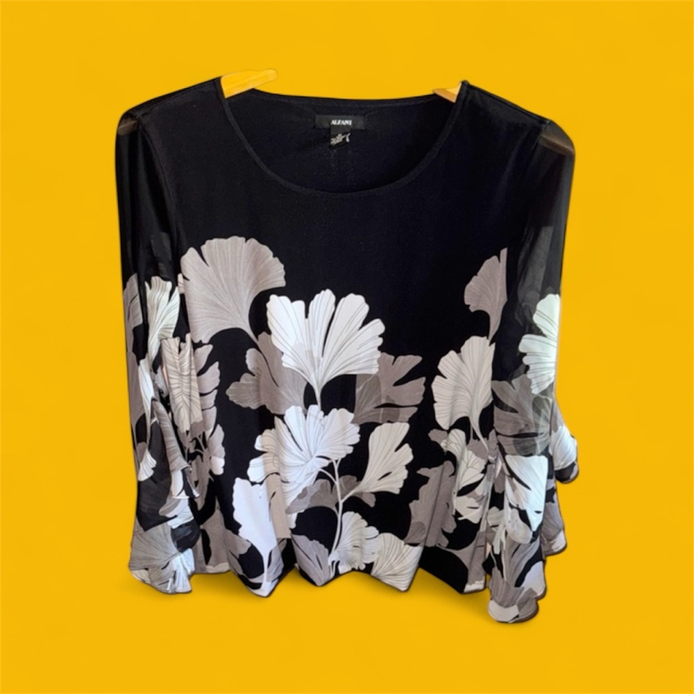 Alfani Women’s Size Medium Monochrome Floral Long Ruffled Sheer Sleeve Blouse